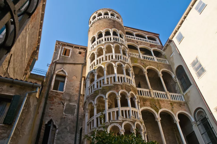 Contarini del Bovolo