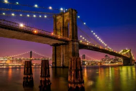 Η γέφυρα του Μπρούκλιν τη νύχτα
