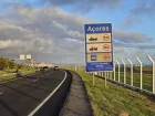 Ενοικίαση αυτοκινήτου - πινακίδα μετά την αναχώρηση από το αεροδρόμιο Ponta Delgada