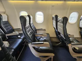 Καθίσματα και χώρος για τα πόδια, Dash 8 Q200