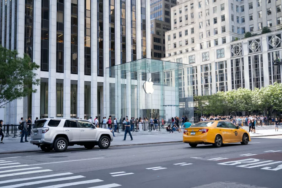 Apple Store στη Λεωφόρο 5.