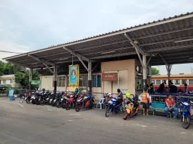 Σιδηροδρομικός σταθμός Thonburi
