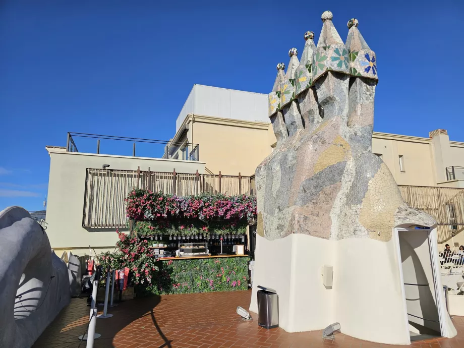 Ταράτσα και μπαρ, ταράτσα Casa Battlo