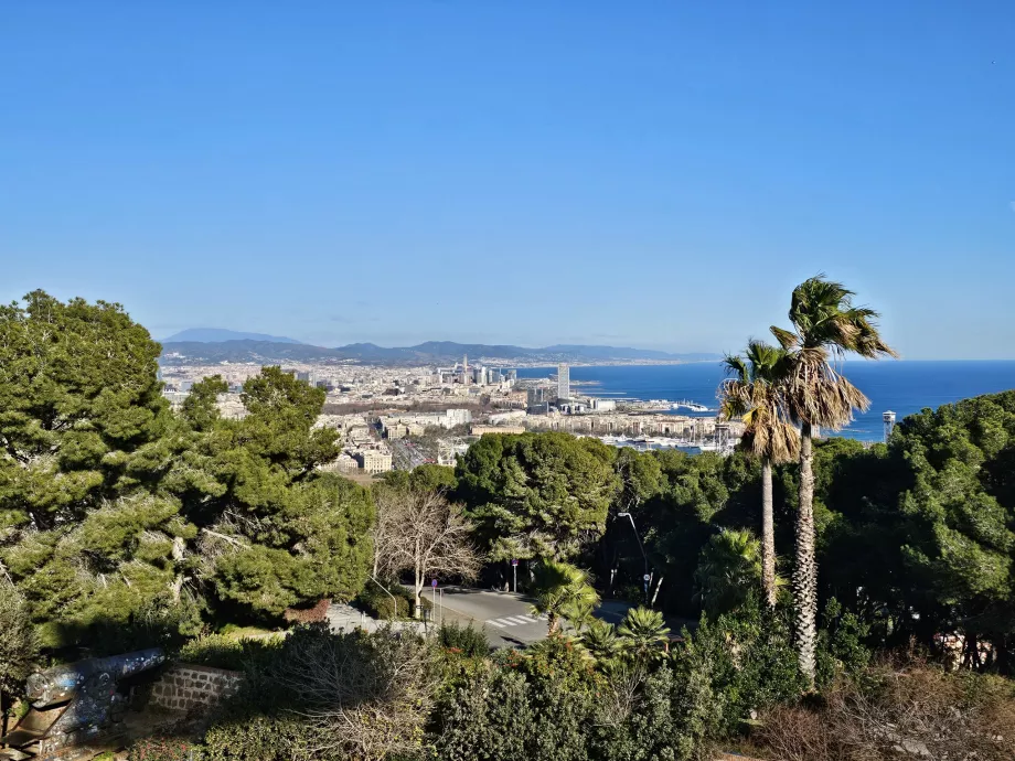 Θέα της Βαρκελώνης από το Castell de Montjuic