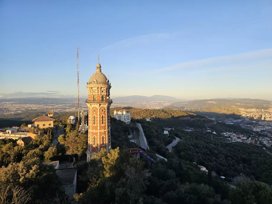 Θέα από τη βεράντα του ναού Tibidabo