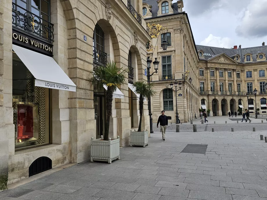 Πολυτελή καταστήματα στην Place-Vendôme