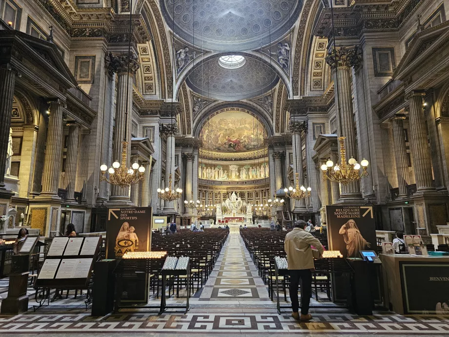 Εκκλησία της Madeleine, εσωτερικό