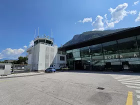 άφιξη από το αεροδρόμιο Bolzano