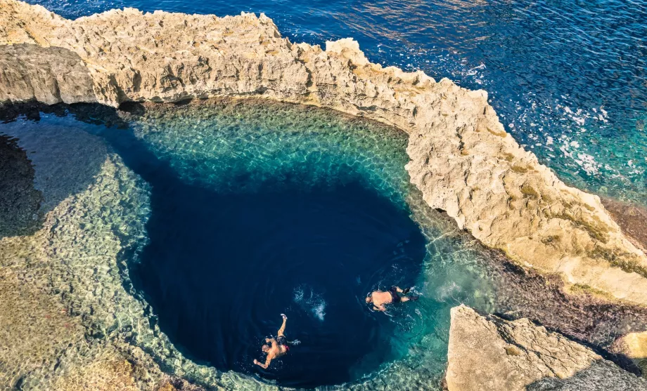 Blue Hole για ήρεμη θάλασσα