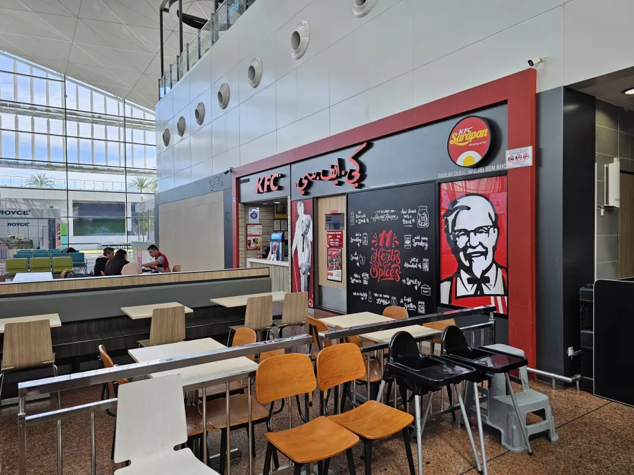 KFC, αίθουσα αφίξεων, δημόσιος χώρος