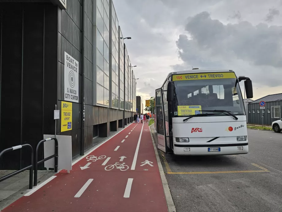 Στάση Barzi Bus/Terravision, Tronchetto