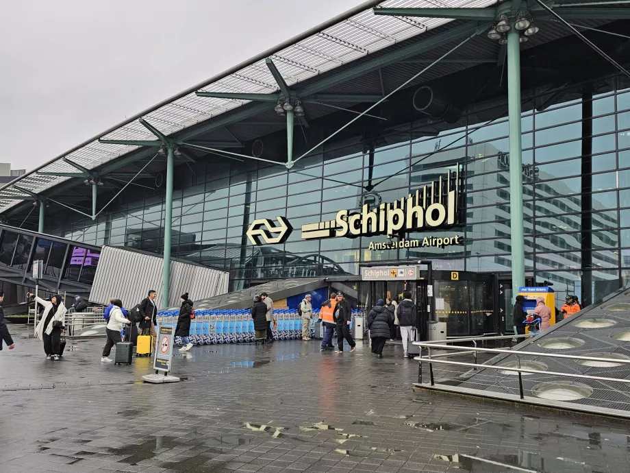 Αεροδρόμιο Schiphol, κεντρικός αεροσταθμός