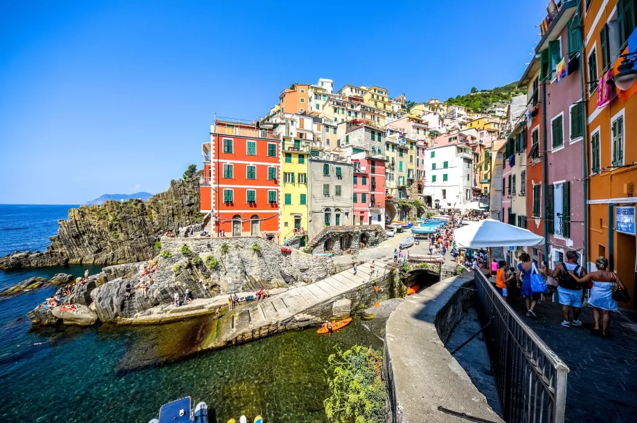 Riomaggiore από το λιμάνι