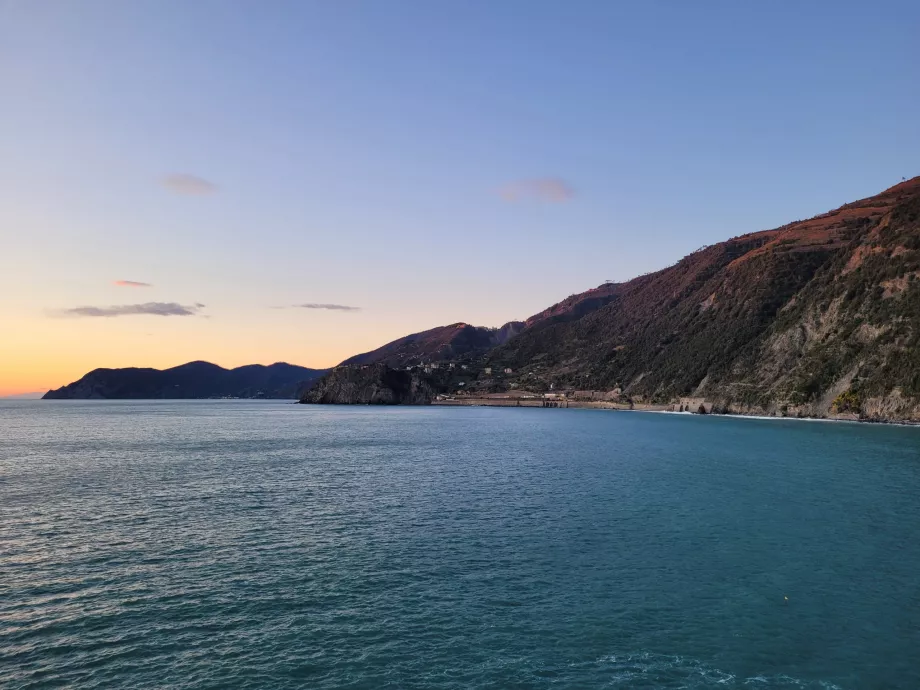 Θέα της ακτής προς την Corniglia