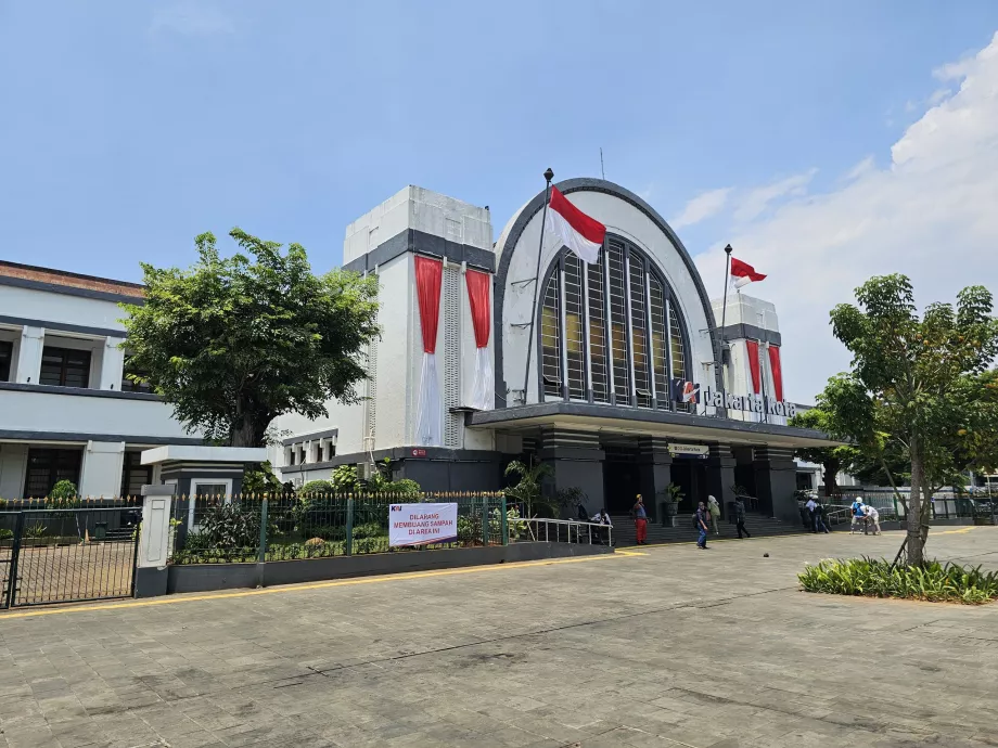 Σιδηροδρομικός σταθμός Jakarta Kota