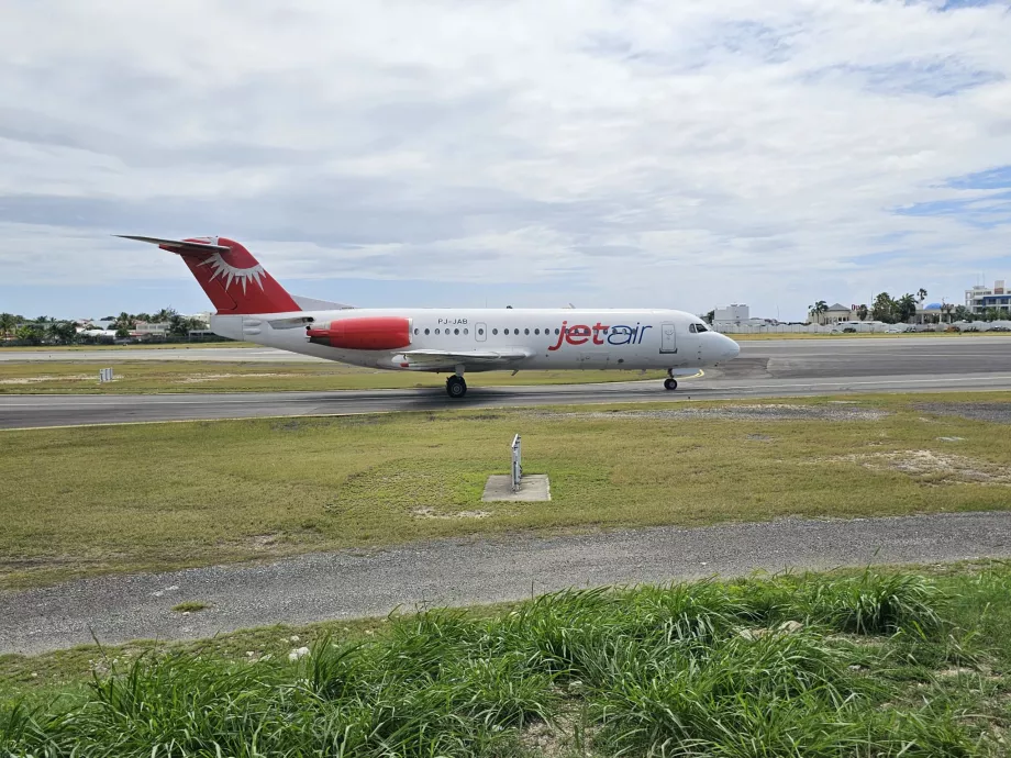 Fokker F70, αεροδρόμιο SXM