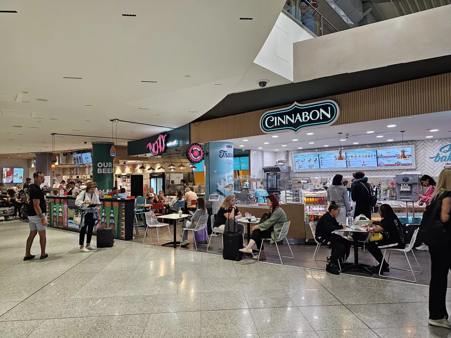 Cinnabon, δημόσιος χώρος, check-in