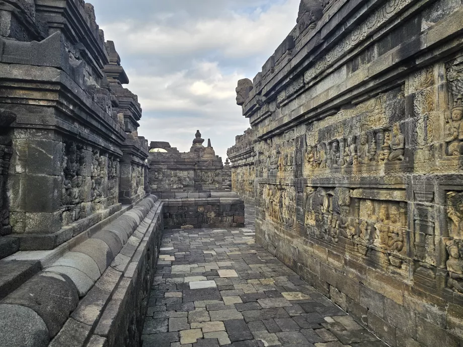 Διακοσμήσεις και ανάγλυφα, ναός Borobudur