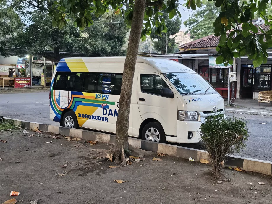 DAMRI Borobudur