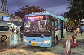 Smart στάση λεωφορείου κατεύθυνση αεροδρόμιο, Patong