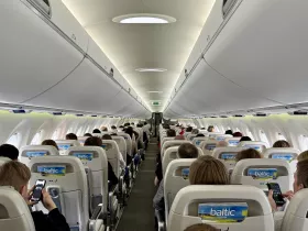 Εσωτερικό του Airbus A220 της airBaltic