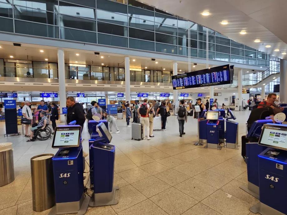 Αίθουσα check-in του αεροσταθμού 3