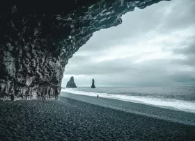 Σπήλαιο Hálsanefshellir