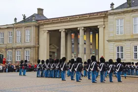 Αλλαγή φρουράς, Amalienborg