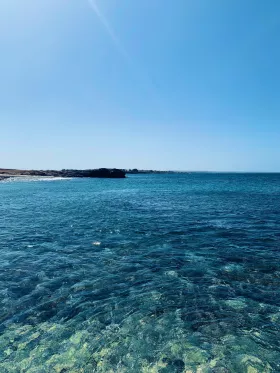 Καθαρή θάλασσα στη Murdeira