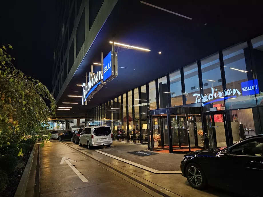 Hotel Radisson Blu, Αεροδρόμιο ZRH