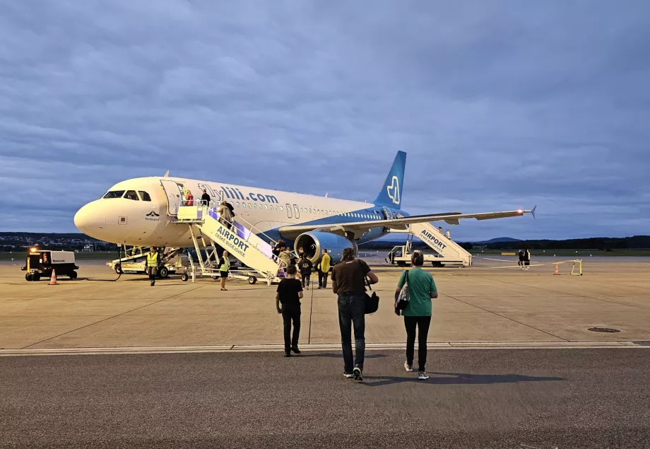 Airbus A320 Fly Lili στο αεροδρόμιο České Budějovice