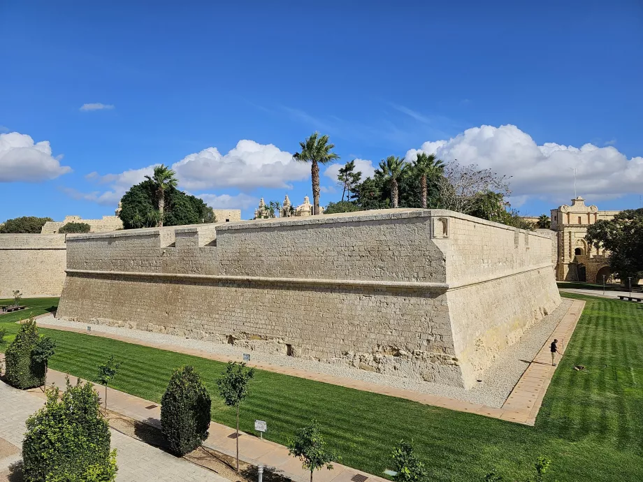 Οι προμαχώνες στο εσωτερικό τμήμα της Mdina