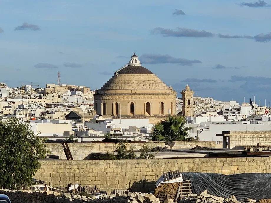 Άποψη της ροτόντας από τα προάστια