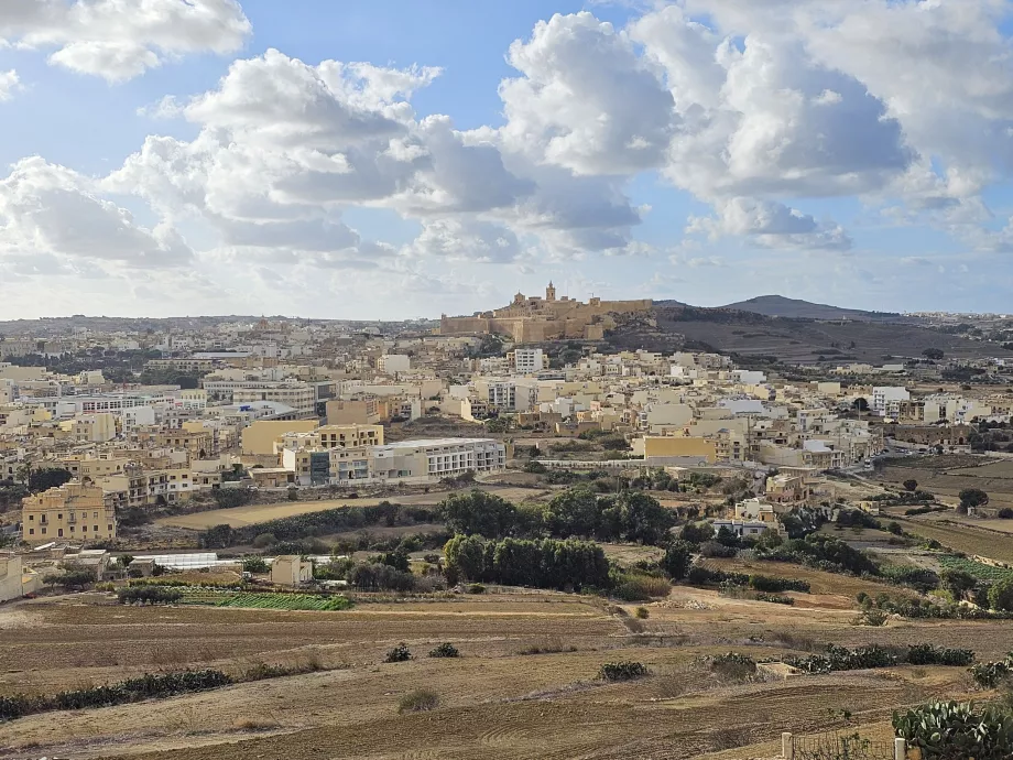 Άποψη της Cittadella από την πόλη Xaghra