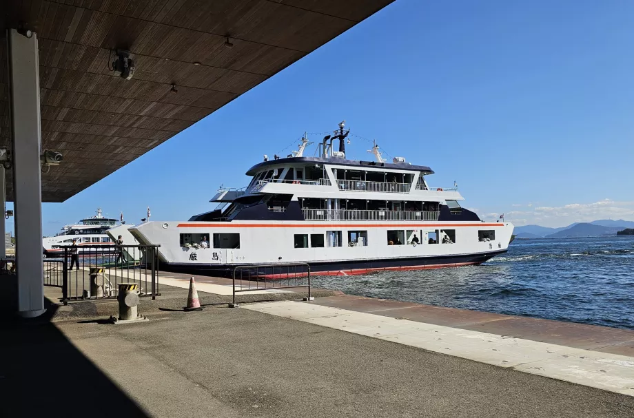 Πλοίο για το νησί Miyajima