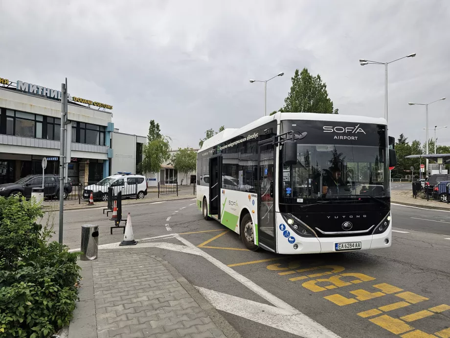 Λεωφορείο μεταξύ των τερματικών σταθμών