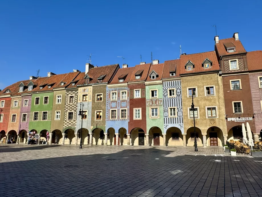 Πολύχρωμα σπίτια στο Stary Rynek στο Πόζναν