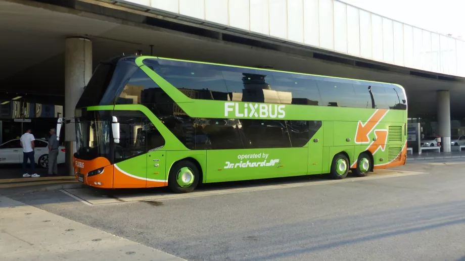 Το Flixbus στο αεροδρόμιο της Βιέννης